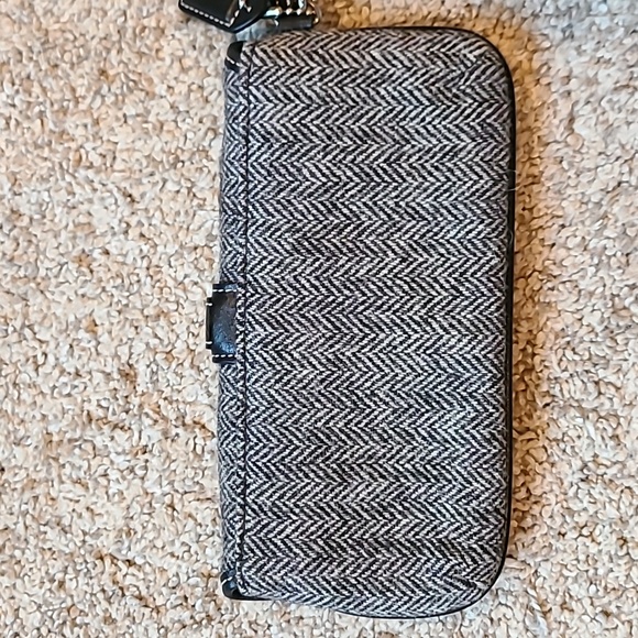 🎉HP🎉 Coach Wristlet Bundle, Wool herringbone, Red and Tan Coach Design - Picture 10 of 13